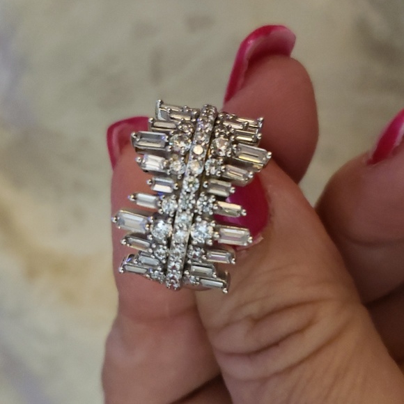 Size 6, Cubic Zirconia Ring, Icicle Design, 925 Silver, Unique Piece, NWT - Picture 1 of 4